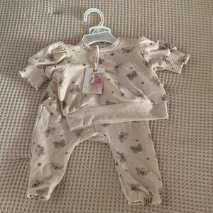 Jessica Simpson Baby- Beige Butterfly cozy sweatSet